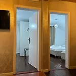 Mone Luxury * Vlorë