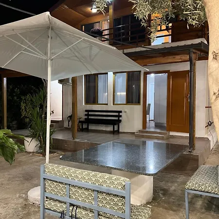 Mone Luxury * Vlorë